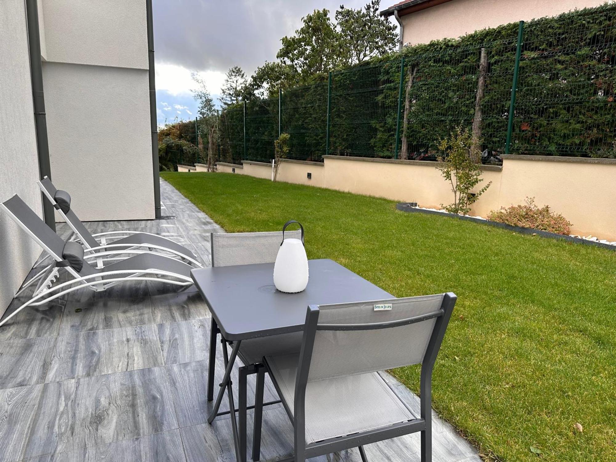 La Villa Perchee Calme, Sauna, Parking Prive Saint-Prix  Eksteriør billede
